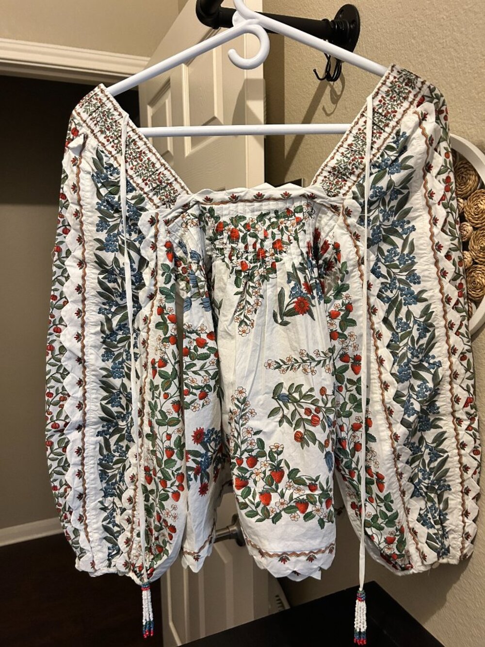 Farm Rio Off White Fruit Beauty Scarf Blouse (NWT) Small - Picture 6 of 7
